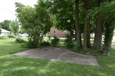Exterior - 401 Washington St, Benson, IL 61516 photo 4 of 4