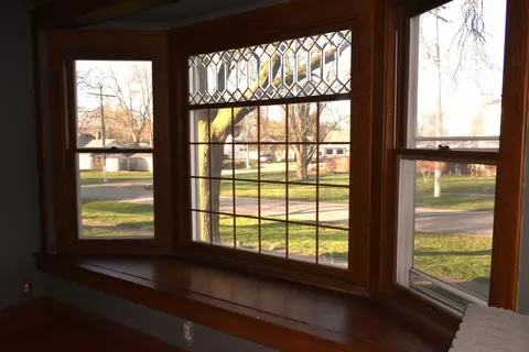 Living - 401 Washington St, Benson, IL 61516 photo 7 of 8