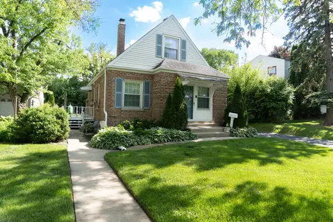 Exterior - 277 E Golf Rd, Des Plaines, IL 60016 photo 2 of 6