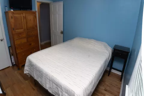 Bedroom - 277 E Golf Rd, Des Plaines, IL 60016 photo 1 of 7