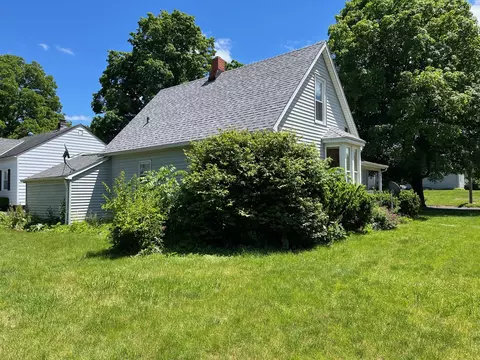 Exterior - 613 S Darst St, Eureka, IL 61530 photo 2 of 5