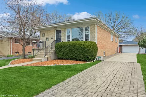 14311 Tripp Ave, Midlothian, IL 60445