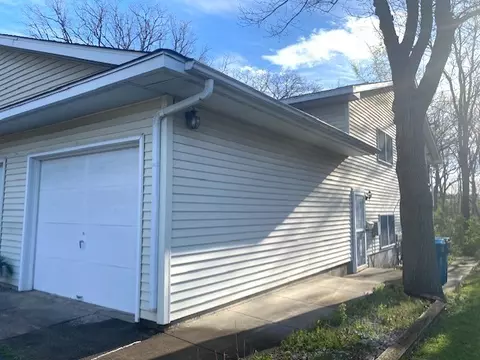 1825 Baker Ln #A, Peru, IL 61354