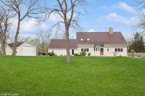 12703 Hillview Dr, Huntley, IL 60142