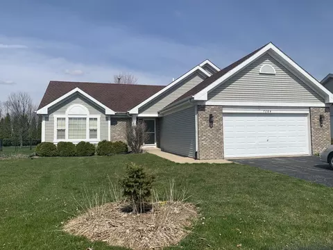 7284 Thomas Dr, Loves Park, IL 61111