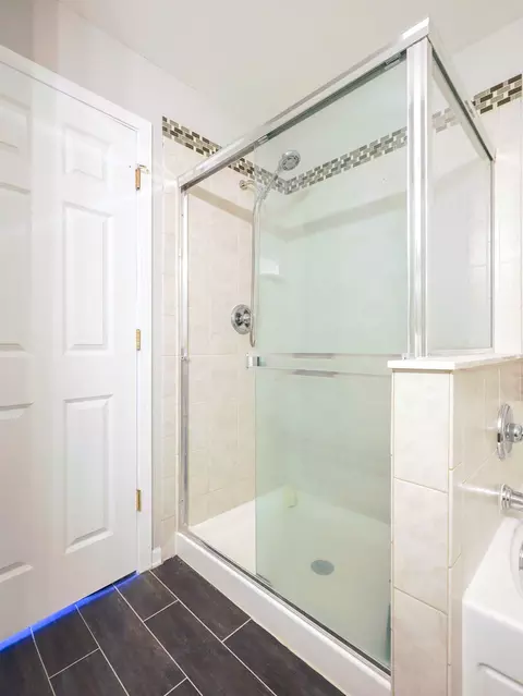 Bath - 1503 Westhampton Dr, Plainfield, IL 60586 photo 4 of 4