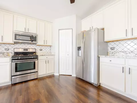 Kitchen - 1503 Westhampton Dr, Plainfield, IL 60586 photo 3 of 3