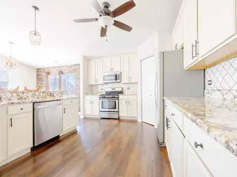 Kitchen - 1503 Westhampton Dr, Plainfield, IL 60586 photo 1 of 3