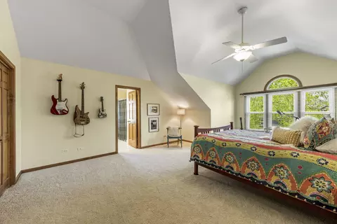 Bedroom - 1526 Maria Ct, Wheaton, IL 60187 photo 2 of 3