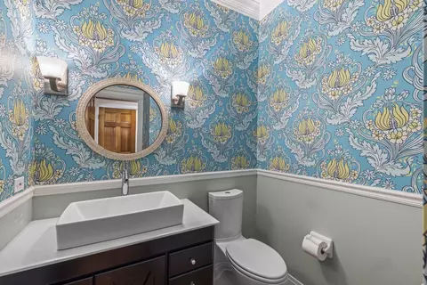 Bath - 1526 Maria Ct, Wheaton, IL 60187 photo 1 of 5