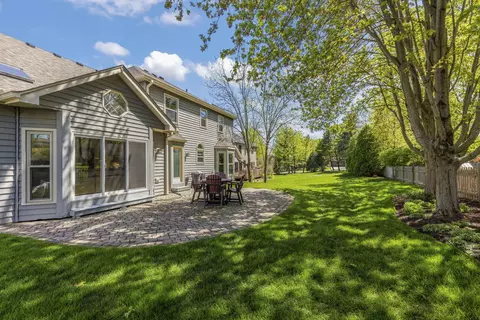 Exterior - 1526 Maria Ct, Wheaton, IL 60187 photo 3 of 4