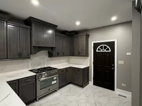 Kitchen - 433 Marion Ave, Aurora, IL 60505 photo 2 of 3