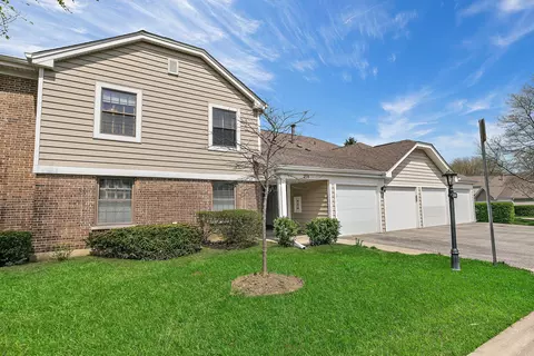 278 Stonehill Ln #C2, Schaumburg, IL 60193
