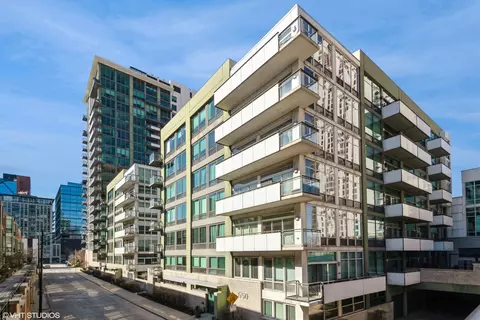 650 W Wayman St #707C, Chicago, IL 60661