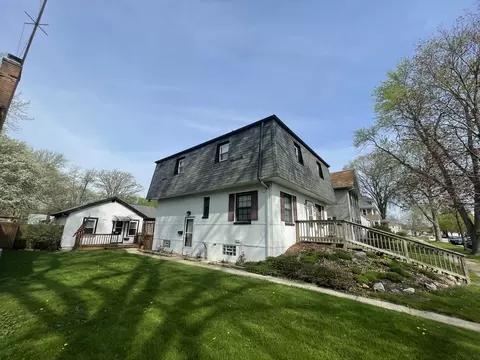 Exterior - 445 S Winfield Ave, Kankakee, IL 60901 photo 3 of 11