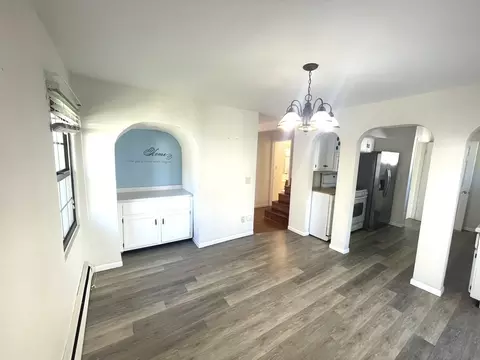 Living - 445 S Winfield Ave, Kankakee, IL 60901 photo 1 of 3