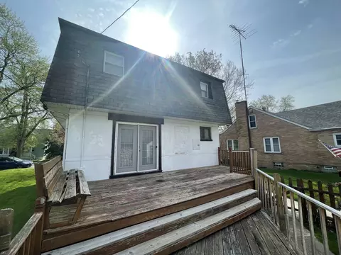 Exterior - 445 S Winfield Ave, Kankakee, IL 60901 photo 4 of 11
