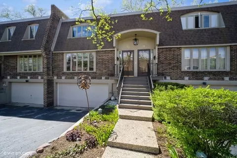 921 Harlem Ave #22, Glenview, IL 60025