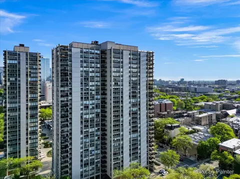 1360 N Sandburg Ter #2203, Chicago, IL 60610