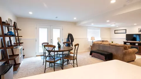 Dining - 1538 Hunt Dr #D, Normal, IL 61761 photo 3 of 4
