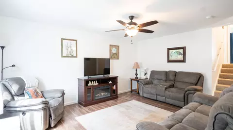 Living - 1538 Hunt Dr #D, Normal, IL 61761 photo 3 of 5