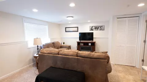 Living - 1538 Hunt Dr #D, Normal, IL 61761 photo 4 of 5