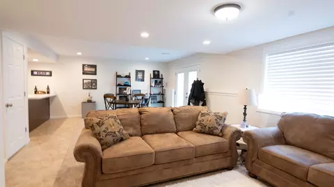 Living - 1538 Hunt Dr #D, Normal, IL 61761 photo 2 of 5