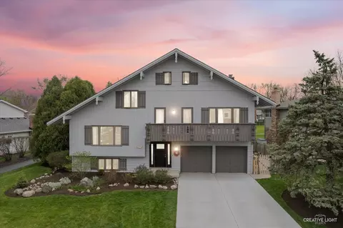 2836 Valley Forge Rd, Lisle, IL 60532