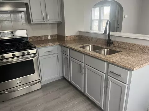 Kitchen - 956 4th Ave, Aurora, IL 60505 photo 1 of 2