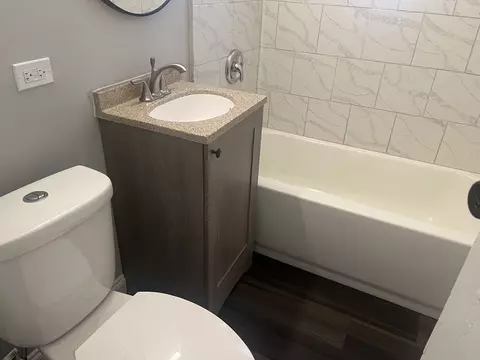 Bath - 956 4th Ave, Aurora, IL 60505 photo 1 of 3