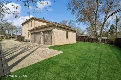 Exterior - 1135 Castle Dr, Glenview, IL 60025 photo 6 of 6