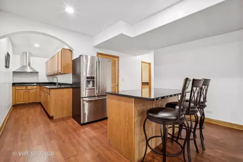 Kitchen - 1135 Castle Dr, Glenview, IL 60025 photo 5 of 5