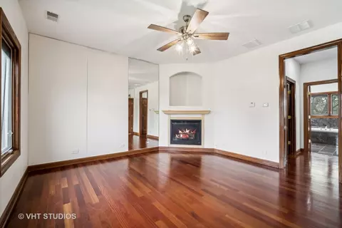 Living - 1135 Castle Dr, Glenview, IL 60025 photo 5 of 6