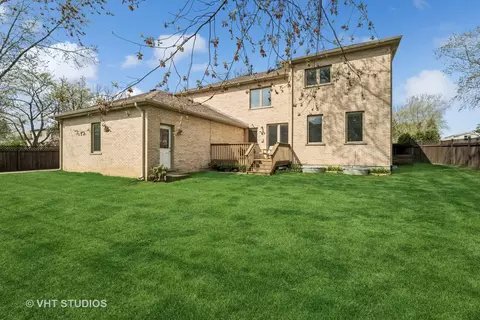 Exterior - 1135 Castle Dr, Glenview, IL 60025 photo 4 of 6