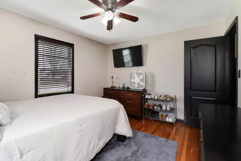 Bedroom - 1212 W Hovey Ave, Normal, IL 61761 photo 3 of 5