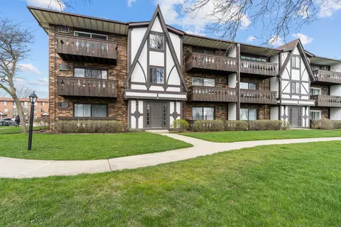 6 Timber Ln #14, Vernon Hills, IL 60061