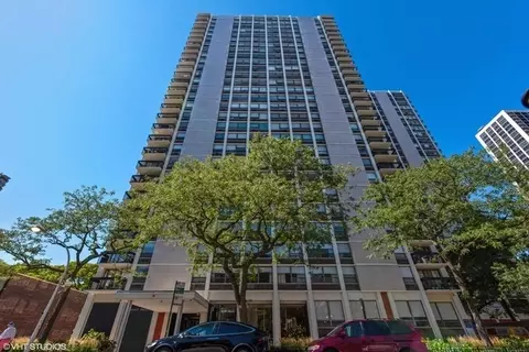 1455 N Sandburg Ter #605, Chicago, IL 60610