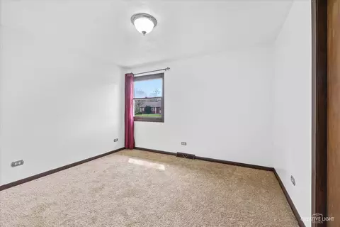 Other - 825 Mohawk Dr, Elgin, IL 60120 photo 5 of 11