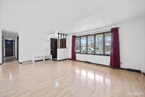 Other - 825 Mohawk Dr, Elgin, IL 60120 photo 3 of 11