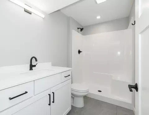Bath - 1736 Millstone Dr, Normal, IL 61761 photo 4 of 4