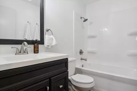 15 Chiswick Cir, Bloomington, IL 61704 photo 38