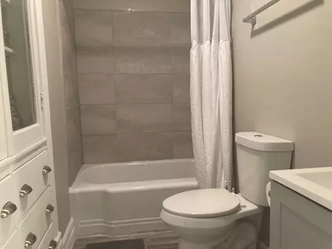 Bath - 407 E Olive St, Bloomington, IL 61701 photo 3 of 4