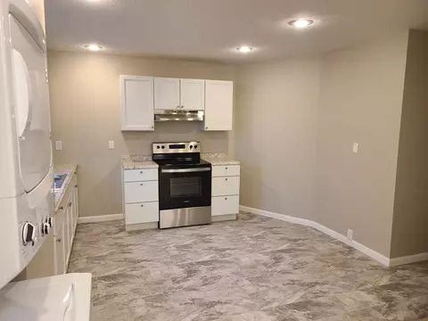Kitchen - 407 E Olive St, Bloomington, IL 61701 photo 2 of 5