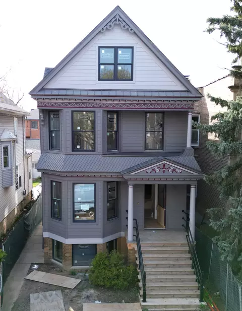 3904 N Hamilton Ave, Chicago, IL 60618