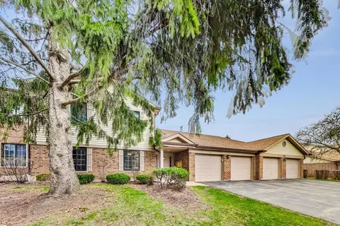 4232 N Pheasant Trail Ct #5, Arlington Heights, IL 60004
