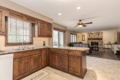 Kitchen - 33 Chiswick Cir, Bloomington, IL 61704 photo 5 of 5