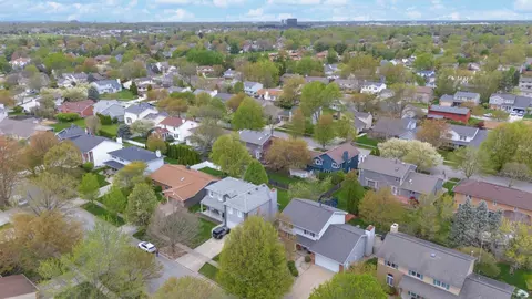 View/Area - 33 Chiswick Cir, Bloomington, IL 61704 photo 2 of 2