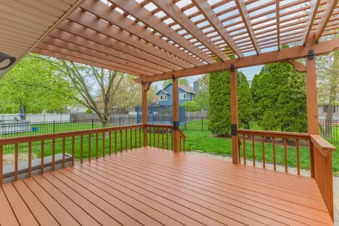 Exterior - 33 Chiswick Cir, Bloomington, IL 61704 photo 8 of 17