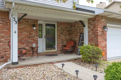 Exterior - 33 Chiswick Cir, Bloomington, IL 61704 photo 14 of 17