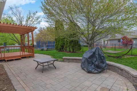 Exterior - 33 Chiswick Cir, Bloomington, IL 61704 photo 12 of 17